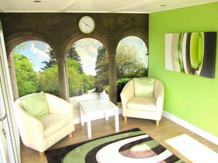 Garden therapy room with the main consultancy area.